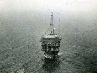 Plataforma petroliera davant les costes de Tarragona. EL PUNT AVUI