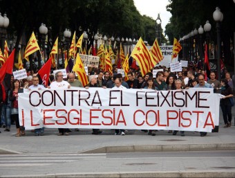 Capçalera de la manifestació contra el feixisme i les beatificacions de Tarragona d'aquest dissabte ACN