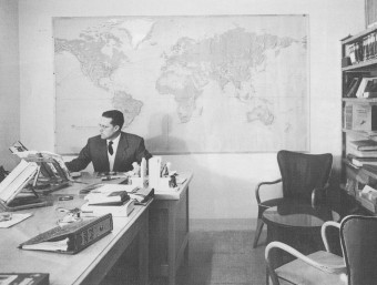Jaume Ministral, al seu despatx de l'Editorial Marín de Barcelona, l'any 1962, on va coordinar l'edició de manuals enciclopèdics ARXIU FAMÍLIA MINISTRAL