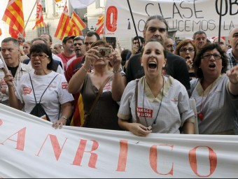 Treballadors de l'empresa de brioixeria Panrico, durant la manifestació d'aquest divendres a la plaça Sant Jaume EFE