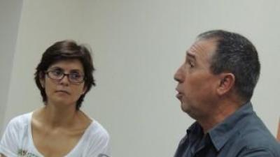 Marta Signes i Joan Baldoví en una activitat de Compromís. EL PUNT AVUI