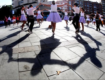 La plaça del Lleó o del Mercat, va ser l'escenari on es va celebrar l'espectacular certamen sardanístic