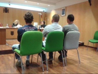 Els imputats, ahir al penal número 2 de Girona. La vista es va ajornar pel febrer vinent G. P