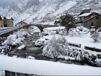 Imatge de postal del poble d'Espot, al Pallars Sobirà ACN
