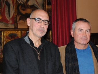 Els dos premiats, Pere Franch, a l'esquerra, guanyador del Josep Vallverdú d'assaig, al costat de Pere Pena, que es va endur el Màrius Torres de poesia J.TORT