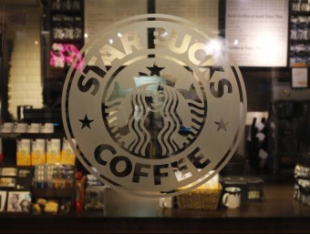 El creador de la cafeteria internacional Starbucks va ser rebutjat 214 vegades abans de trobar un inversor.  ARXIU /B. MCDERMID/REUTERS
