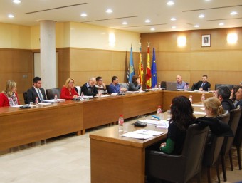 Sessió plenària de l'Ajuntament de Tavernes de la Valldigna. EL PUNT AVUI