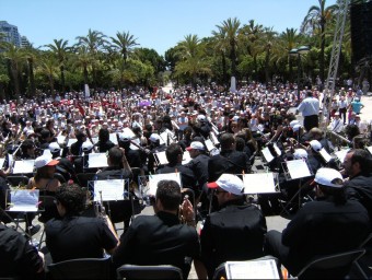 Banda Simfònica de la Federació en una actuació als jardins del Túria. EL PUNT AVUI