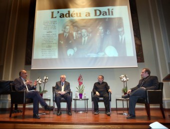 La taula rodona en motiu del 25 aniversaris de la mort de Dalí es va organitzar al Cercle Esport. JOAN CASTRO / ICONNA