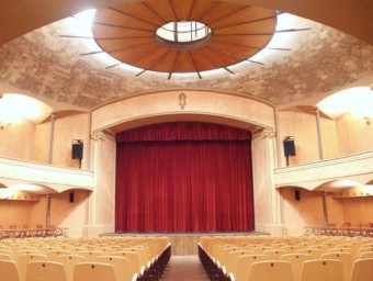 Detall del teatre La Massa de Vilassar de Dalt amb la magnífica cúpula de Rafael Guastavino. ARXIU