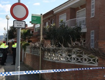 La casa de Montornès del Vallès on ha tingut lloc l'assalt de matinada, que ha acabat amb la mort de l'ancià. LLUÍS VILARÓ (ACN)