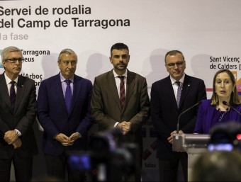L'alcalde de Tarragona, el president de Renfe, el Conseller Vila, l'alcalde de Reus i la ministra Anna Pastor. J.C.L