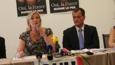 La parella Le Pen-Aliot durant un acte a Perpinyà. A.R.