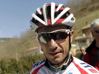 Joaquim Rodríguez, amb el selló de la seva bicicleta TONI ALBIR / EFE