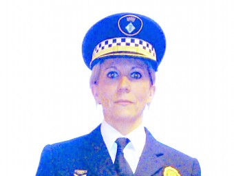Lluïsa Santos fa 25 anys que és policia de la Jonquera i 14 que és la cap. Ahir li van posar la medalla de plata. TURA SOLER