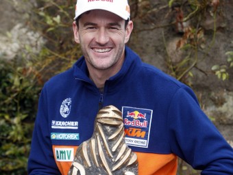 Marc Coma, amb el trofeu del Dakar ORIOL DURAN