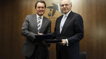 Artur Mas i Isidre Fainé van signar l'acord de l'Obra Social amb el govern EL PUNT AVUI