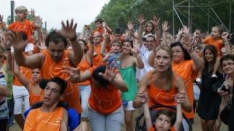La flasmob de les Dissantes al Parc Central de Mataró va reunir 12.000 persones que van ballar al ritme de la cançó “Jo sóc com tu” dels D'Callao. FUNDACIÓ MARESME