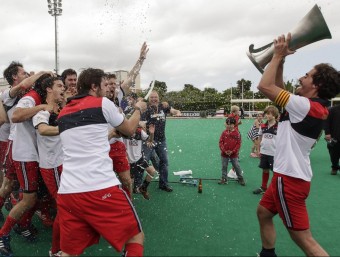 Els jugadors del Polo celebrant el títol de lliga de la temporada passada L'ESPORTIU