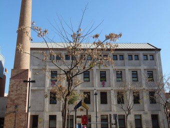 Façana de la nau Minguell, antiga fàbrica tèxtil rehabilitada a Mataró. T.FITÉ