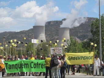 Acte reivindicatiu de l'edició anterior davant la central nuclear de Cofrents. EL PUNT AVUI