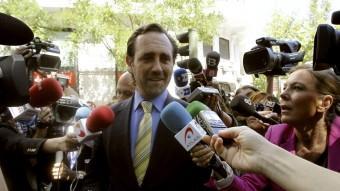 El president balear , José Ramón Buazá, arriba al CEN del PP convocat a Madrid. AGÈNCIES