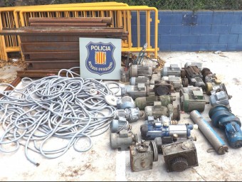 El material que va ser recuperat pels Mossos de la comissaria de la Bisbal, que van aturar els lladres a la Pera CME