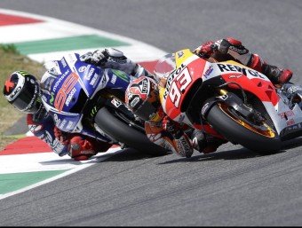 Lorenzo i Márquez, en els instants finals de la cursa MAX ROSSI / REUTERS