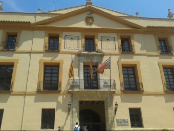 Façana principal de l'Ajuntament de Paterna. ESCORCOLL