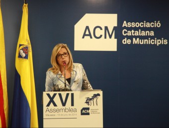 La vicepresidenta del Govern, Joana Ortega, durant el discurs de cloenda de l'assemblea de l'Associació Catalana de Municipis ACN