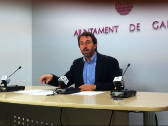 Vicent Mascarell explica la situació en la sala de premsa de l'Ajuntament. EL PUNT AVUI