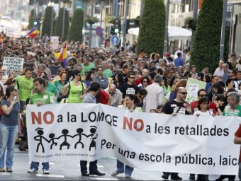 Manifestació contra la LOMQE pels carrers d'Alacant. EL PUNT AVUI