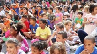 Trobada a la Rambla del Raval de Barcelona dels infants que assisteixen a centres oberts MARTA PÉREZ / ARXIU
