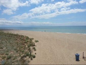 La platja del Remolar, a Viladecans, un matí del passat mes de juliol R.M.B
