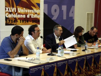 Els diputats dels quatre grups sobiranistes van participar ahir en un acte a la Universitat Catalana d'Estiu ACN / À. RECOLONS