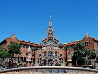 Panoràmica de l'hospital de Sant Pau i de la Santa Creu de Barcelona.  ARXIU