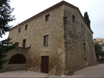 L'edifici que havia estat la rectoria del poble de Vilavenut. R. E