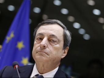 El BCE, presidit per Mario Draghi, va rebaixar el preu del diner del 0,15% fins al 0,05%  ARXIU