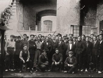 Els treballadors de can Barberí a principis del segle XX, l'època de màxima esplendor de l'empresa. ARXIU BARBERÍ