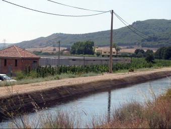 El canal de Pinyana neix a l'embassament de Santa Anna i arriba a Lleida i proporciona aigua de reg i de boca ARXIU