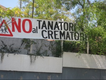 Els veïns han mostrat amb pancartes durant els últims mesos el rebuig al pla EL PUNT AVUI