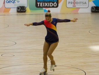 Isabel Repullo, durant l'actuació d'ahir al pavelló Olímpic de Reus OLÍVIA MOLET