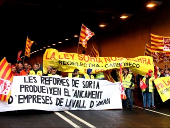 Els treballadors i el govern d'Aran es van manifestar al túnel de Viella ahir per reclamar solucions ACN