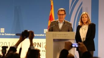 El president de la Generalitat, Artur Mas, i la vicepresidenta del govern, Joana Ortega, en la seva compareixença la nit del passat 9 de novembre ANDREU PUIG