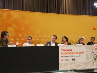 Martí, Duran, Bosch, Rovira, Casamitjana i Comín (d'esquerra a dreta) ahir a la trobada organitzada per ERC a Castelldefels ACN
