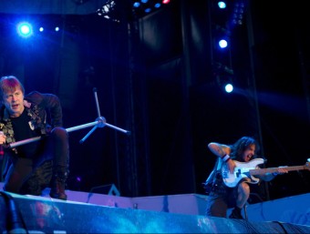 Els històrics Iron Maiden van enfocar una gira de concerts, amb èxit rotund, analitzant l'origen de les descàrregues.  ARXIU