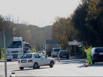 Aspecte de la recta de la benzinera de Serinyà, ahir al migdia. R. E. 