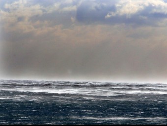 Temporal de vent a la costa de l'Empordà, en una imatge del 9 de desembre MANEL LLADÓ