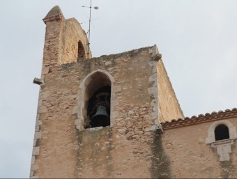 La campana de l'església de Begur, que ha deixat de repicar durant les nits, ahir al migdia E.A