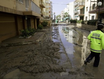 Efectes d'un desbordament del barranc de Barenys, el març de 2012, al barri de la Salut de Salou ARXIU / JOSÉ CARLOS LEÓN